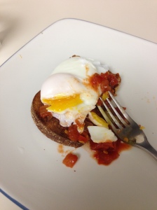 Egg made in the pan with toast and mild salsa